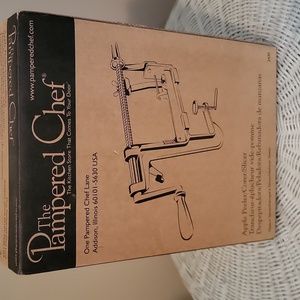 Pampered Chef Apple peeler/corer/slicer Never used
